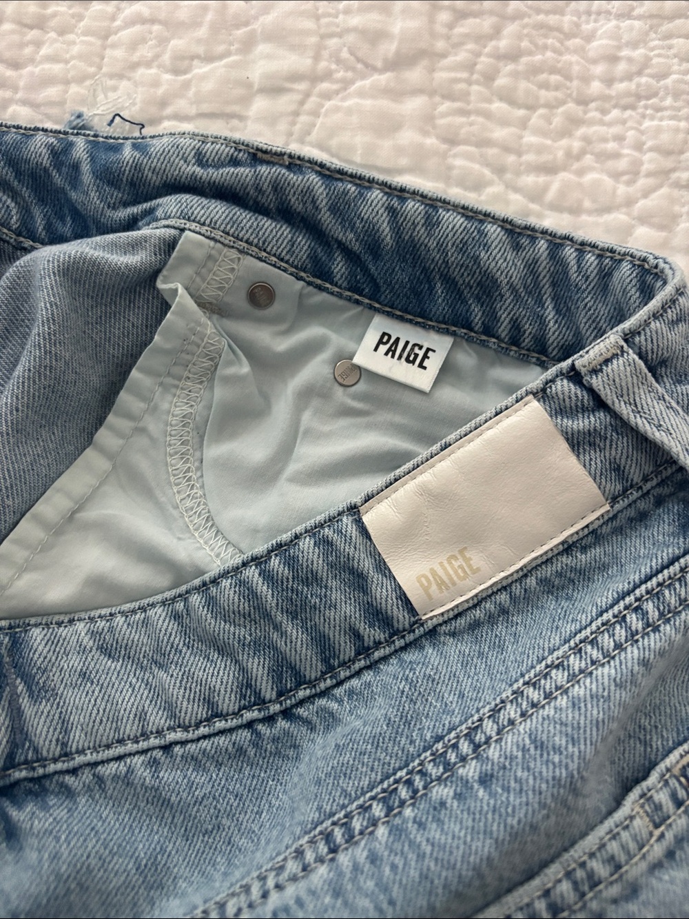 Evereve PAIGE size 32 (Women’s 14) Denim Mini Skirt, Light Wash with Frayed Hem - Picture 8 of 10